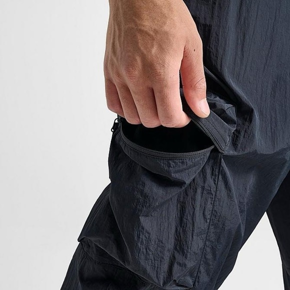 MEN'S NIKE TECH WOVEN CARGO PANTS - Picture 4 of 12